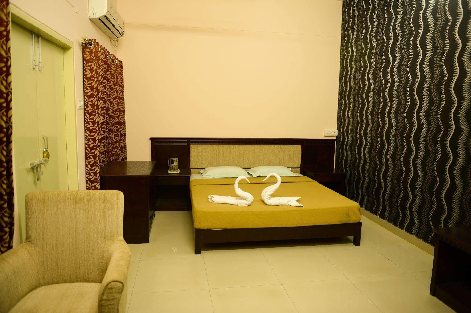 Kstdc Hotel Mayura Yatrinivas Mysore Exteriör bild