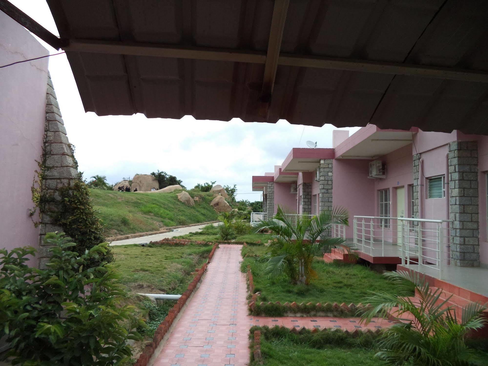 Kstdc Hotel Mayura Yatrinivas Mysore Exteriör bild